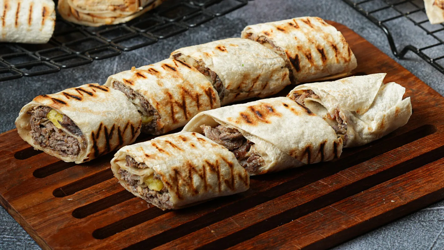 صاج لحم عراقي بالجبن
